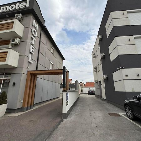 בייאליינה Motel Centar מראה חיצוני תמונה